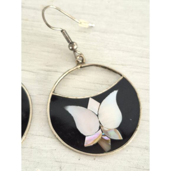 Vintage Alpaca Silver Mother of Pearl Black Enamel Dangle Earrings - Picture 2 of 6